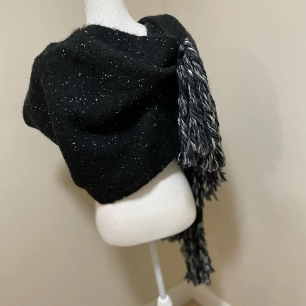 New Anthropologie Scarf/Wrap Black Fringed Super Soft NWOT


73 inch long - Picture 6 of 9